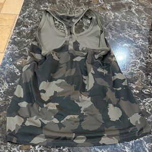 Athleta limitless camo keyhole tank